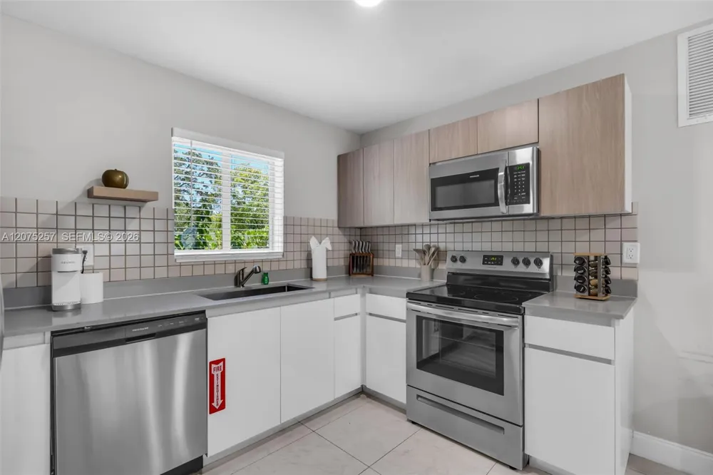 507 NW 8th Ave #2 Fort Lauderdale, FL 33311