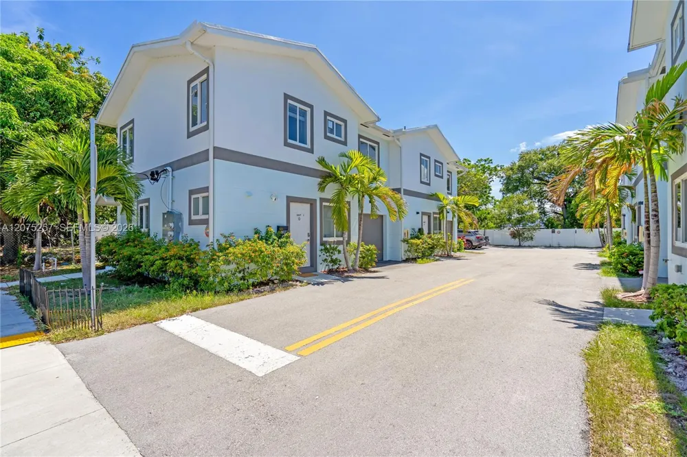 507 NW 8th Ave #2 Fort Lauderdale, FL 33311