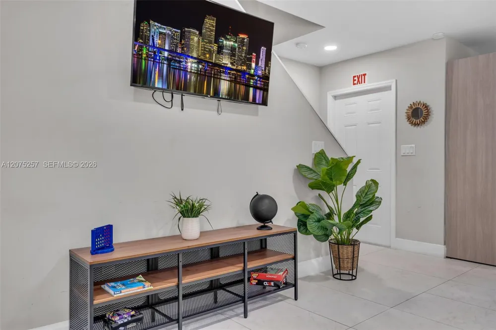 507 NW 8th Ave #2 Fort Lauderdale, FL 33311