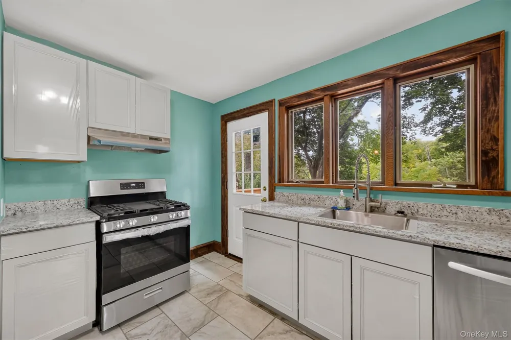 71 North Road Highland, NY 12528