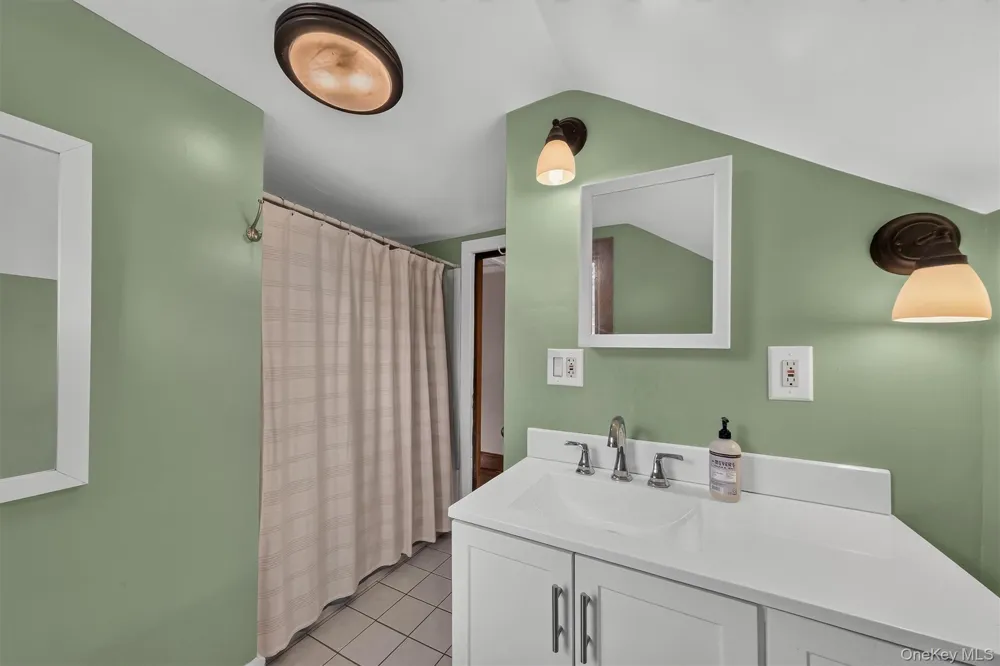 71 North Road Highland, NY 12528
