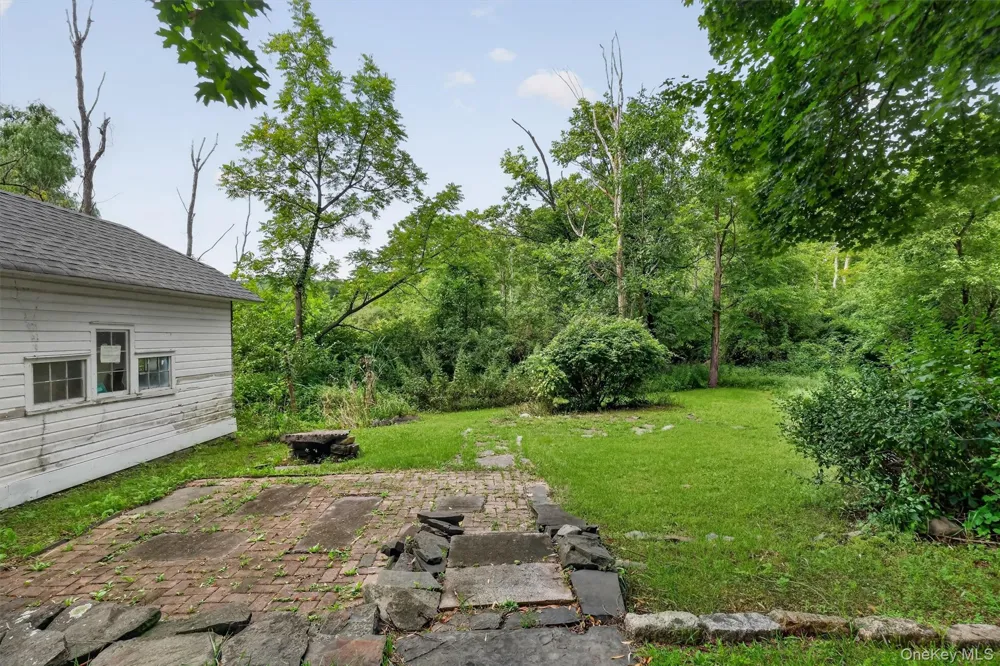 71 North Road Highland, NY 12528