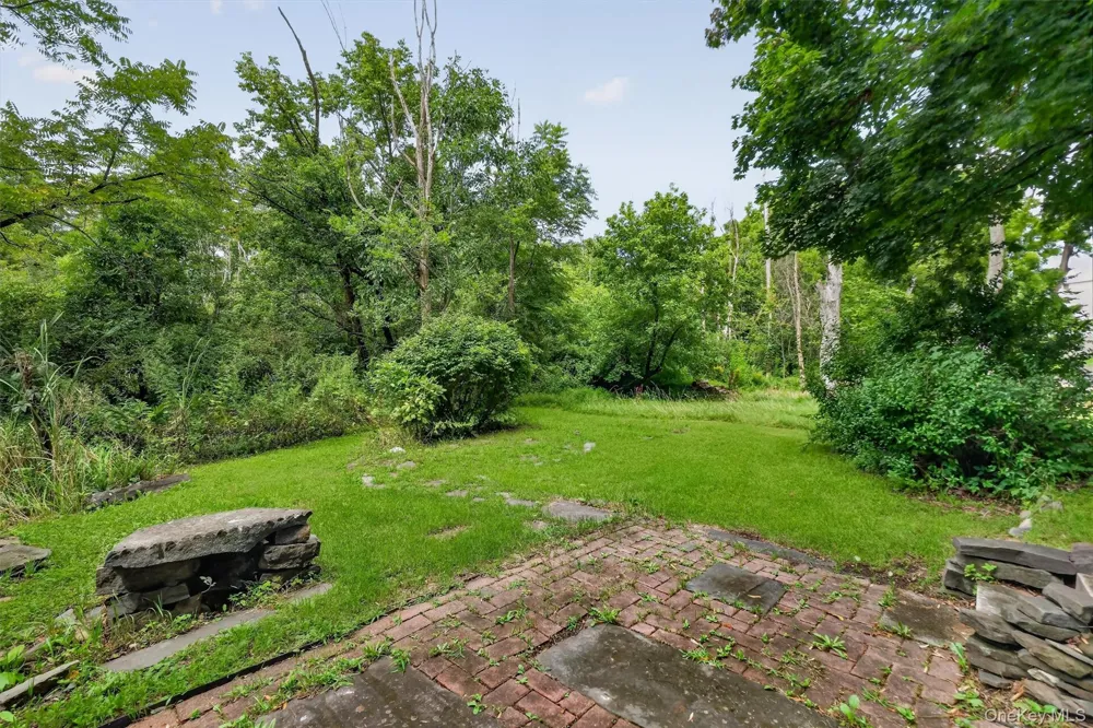 71 North Road Highland, NY 12528