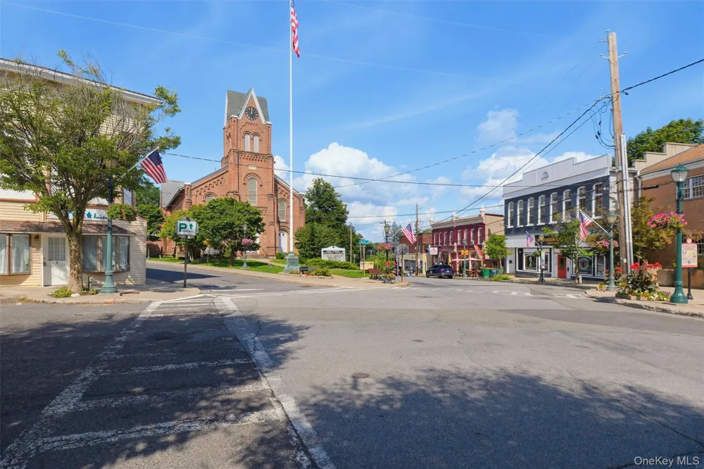 71 North Road Highland, NY 12528