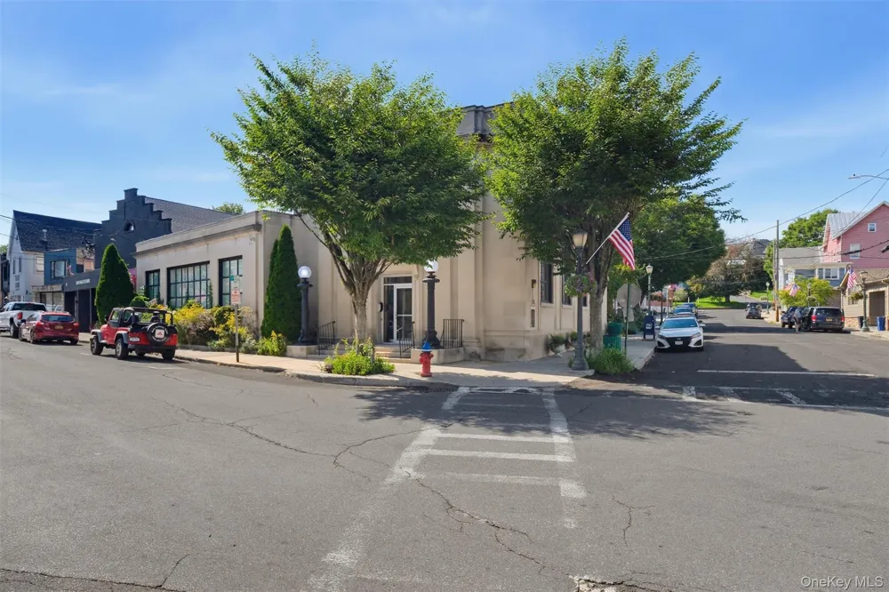 71 North Road Highland, NY 12528