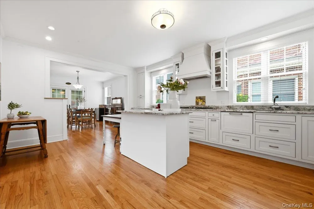 729 W Penn Street Long Beach, NY 11561