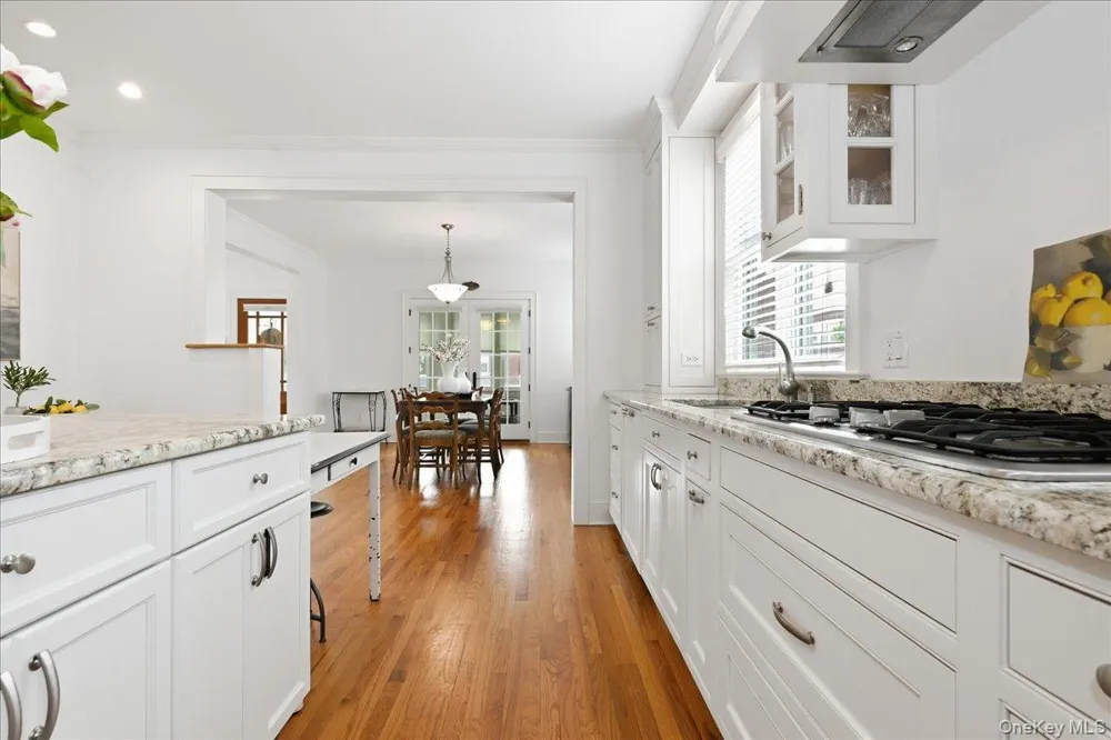 729 W Penn Street Long Beach, NY 11561