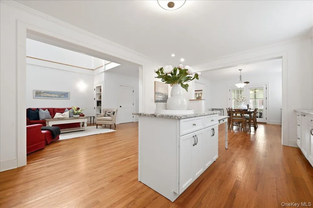 729 W Penn Street Long Beach, NY 11561