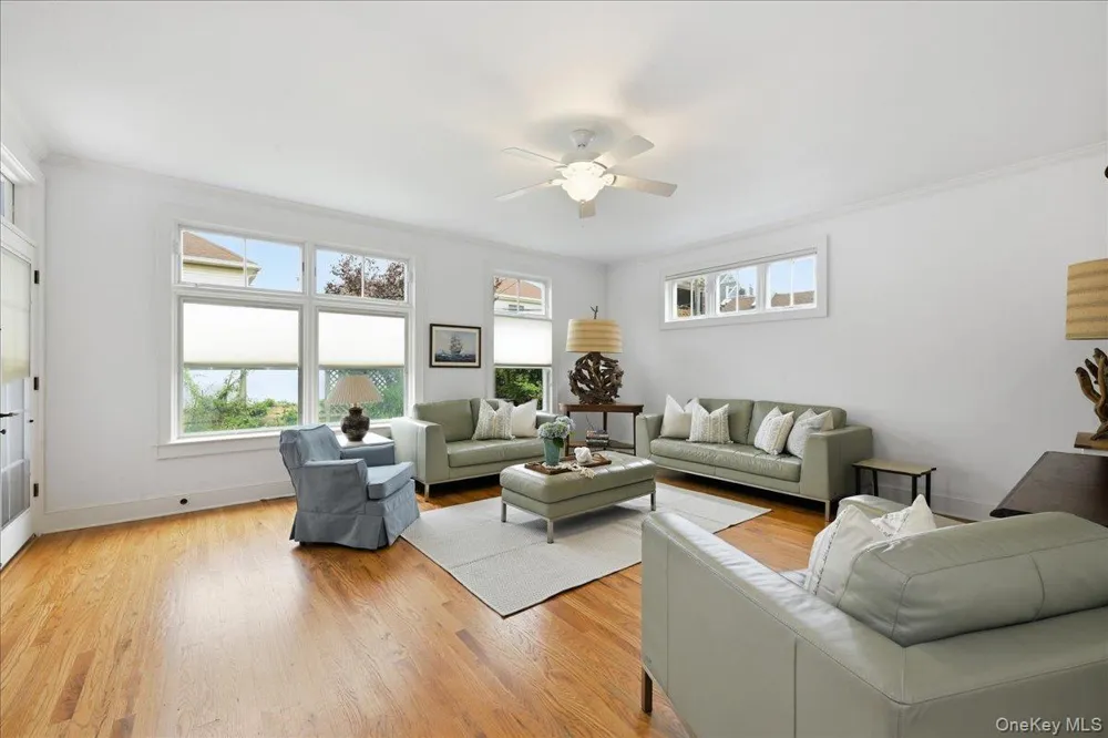 729 W Penn Street Long Beach, NY 11561