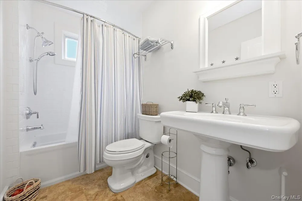 729 W Penn Street Long Beach, NY 11561