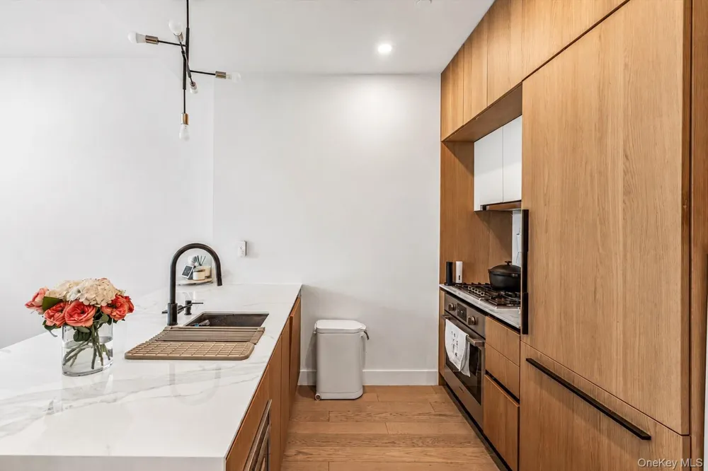 4507 Court Square #4B Long Island City, NY 11101