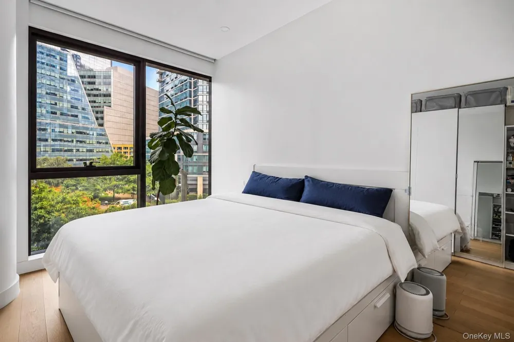 4507 Court Square #4B Long Island City, NY 11101