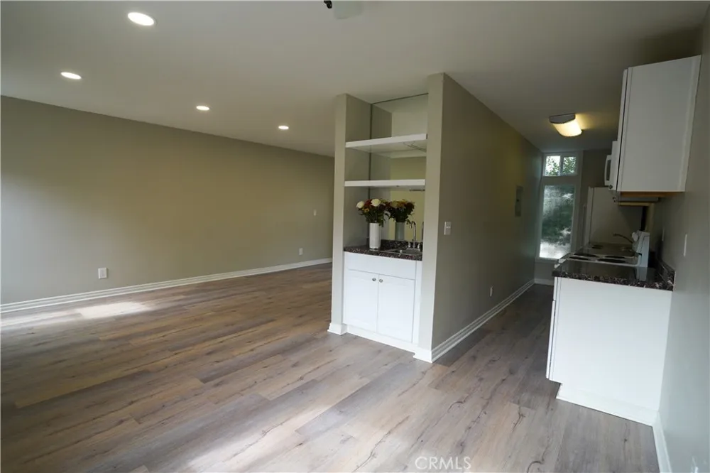 320 12th Street #12 Seal Beach, CA 90740