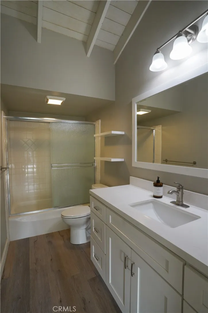 320 12th Street #12 Seal Beach, CA 90740