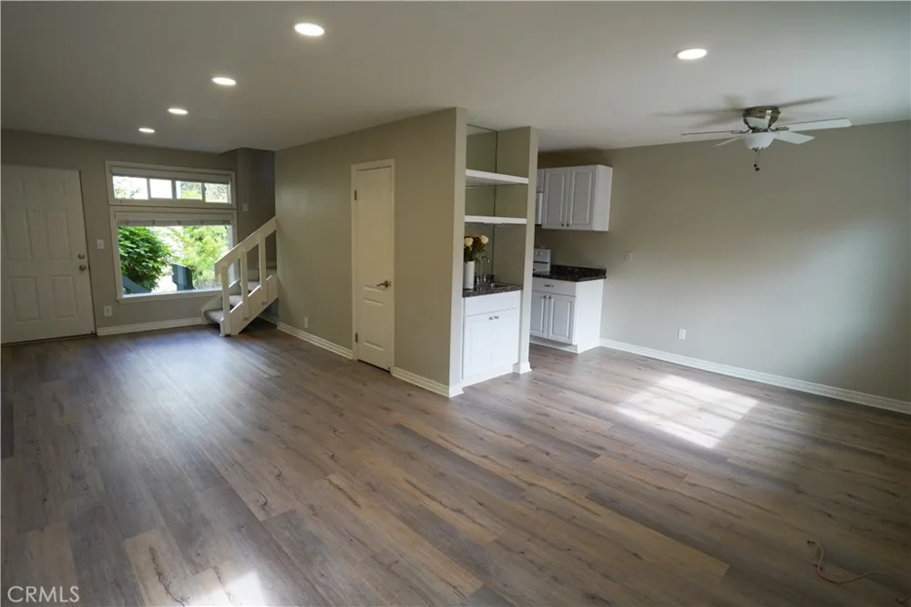 320 12th Street #12 Seal Beach, CA 90740