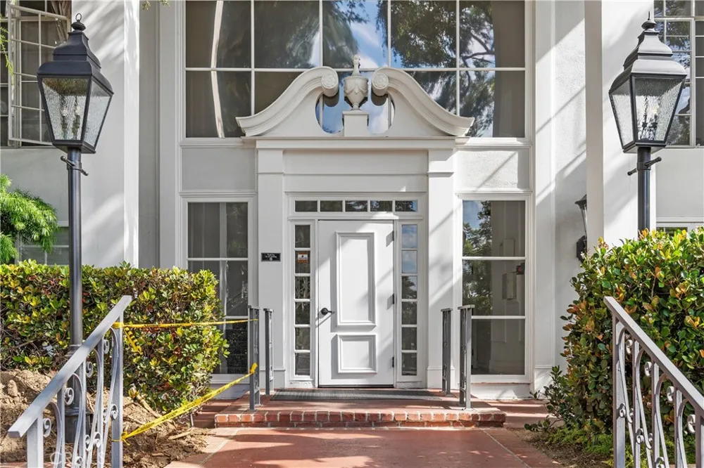 200 Mcneil #215 Newport Beach, CA 92663