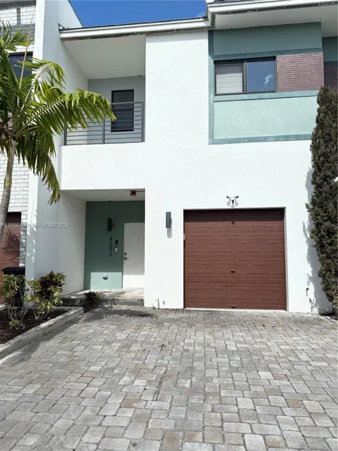 4393 NW 9th St