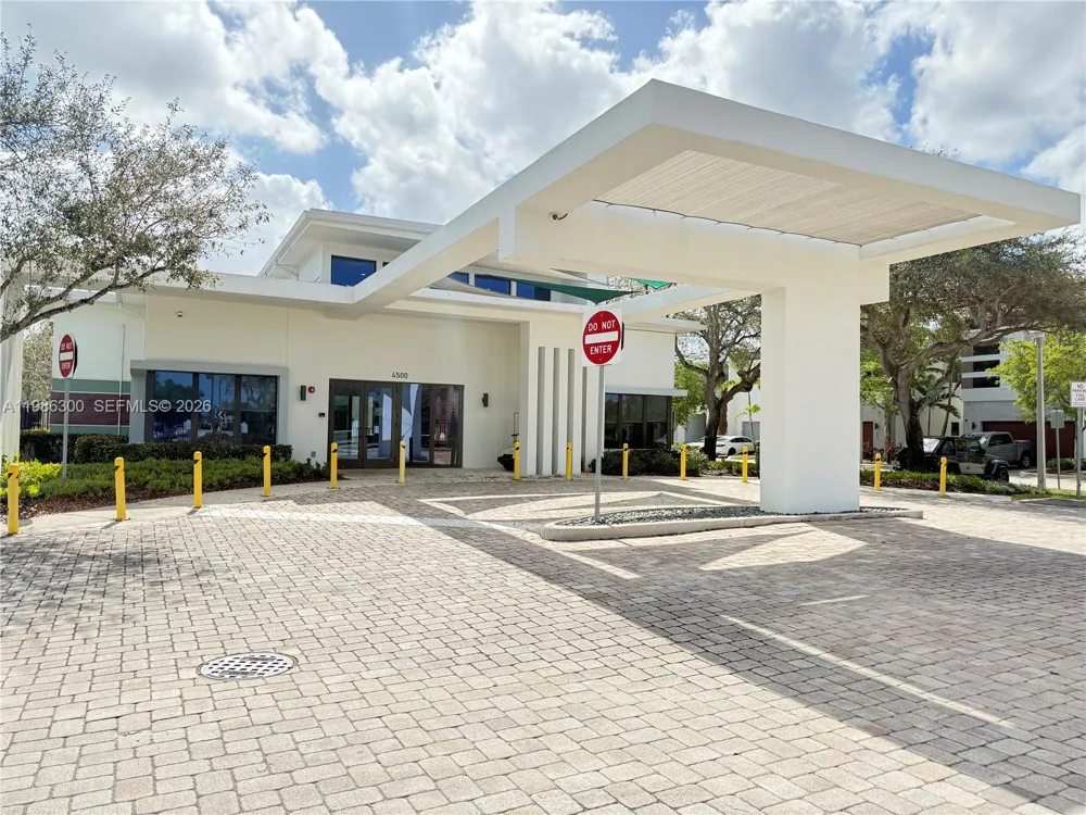 4393 NW 9th St Plantation, FL 33317