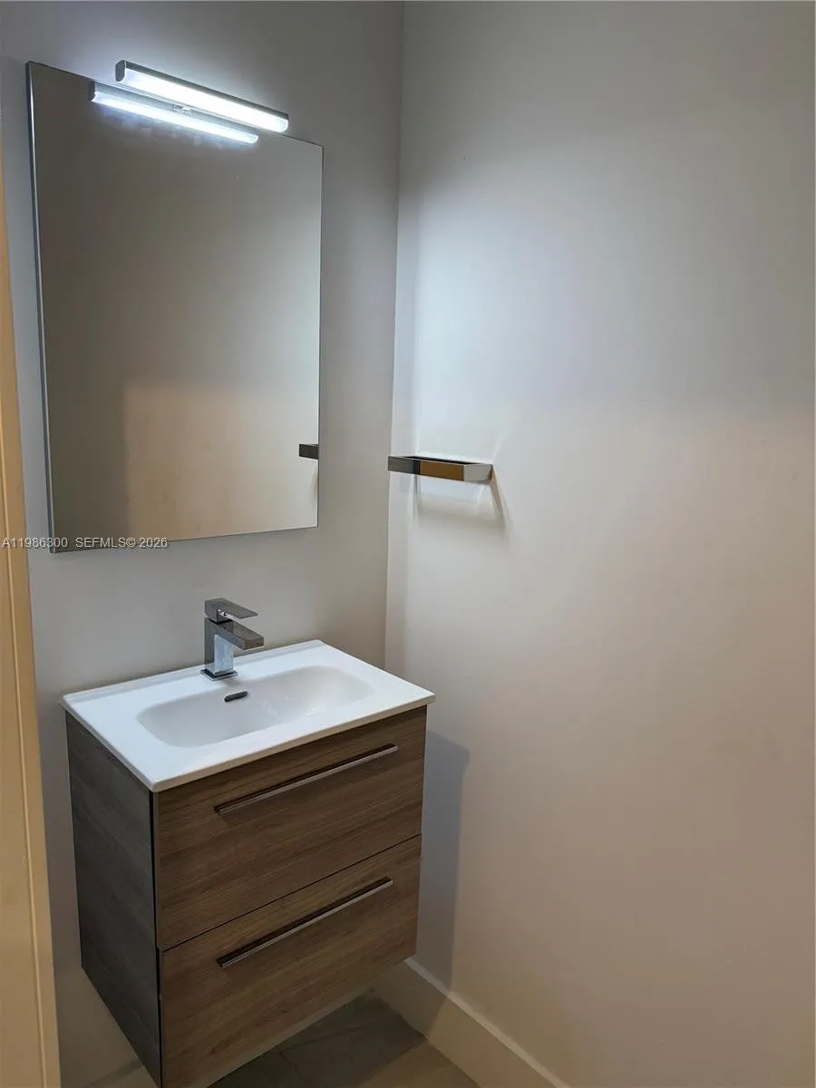 4393 NW 9th St Plantation, FL 33317