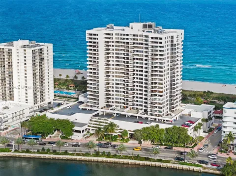 2555 Collins Ave #1002