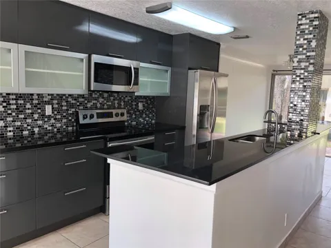 836 NW 82nd Ave #3
