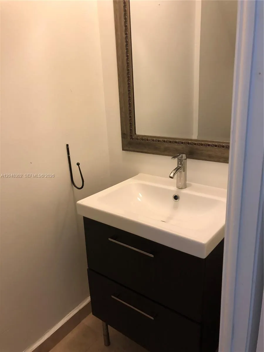836 NW 82nd Ave #3 Plantation, FL 33324
