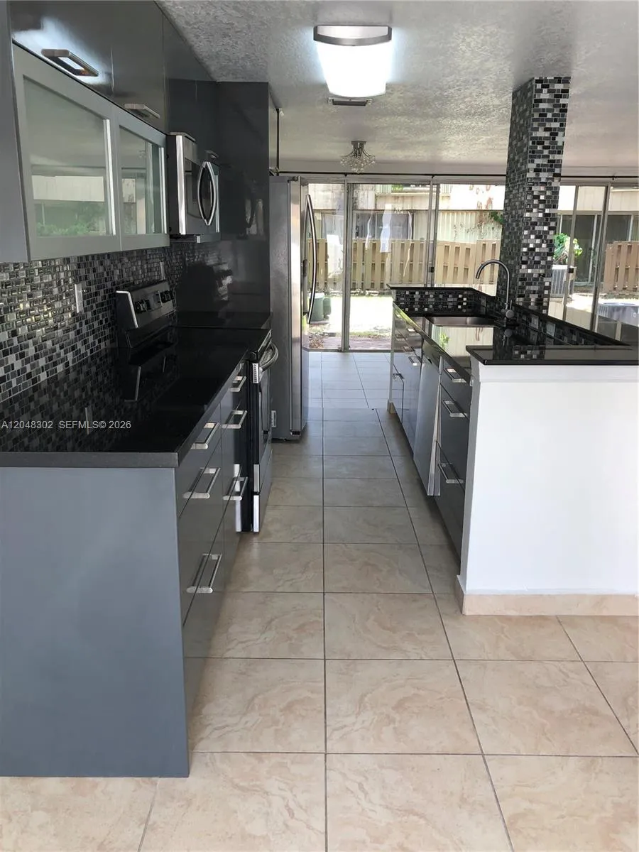 836 NW 82nd Ave #3 Plantation, FL 33324