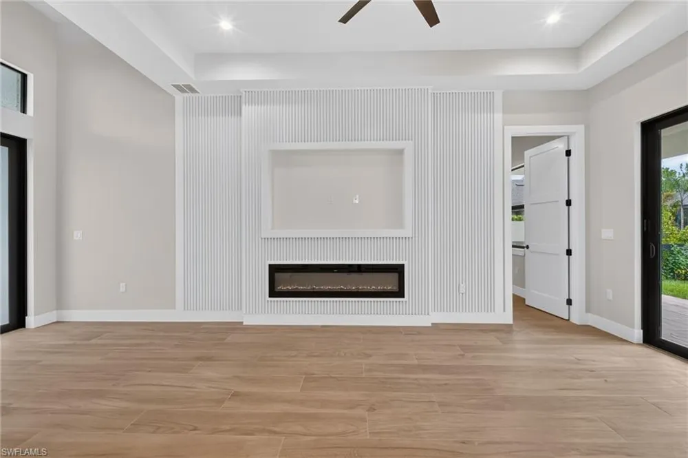 2594 50TH AVENUE NE Naples, FL 34120