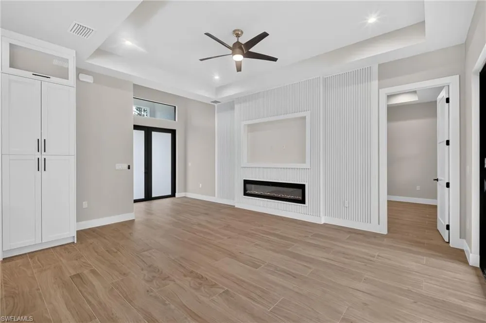2594 50TH AVENUE NE Naples, FL 34120