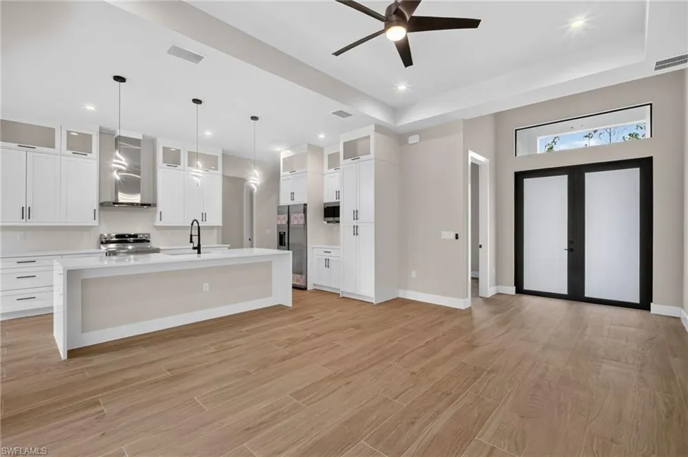 2594 50TH AVENUE NE Naples, FL 34120