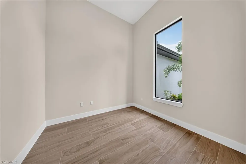2594 50TH AVENUE NE Naples, FL 34120