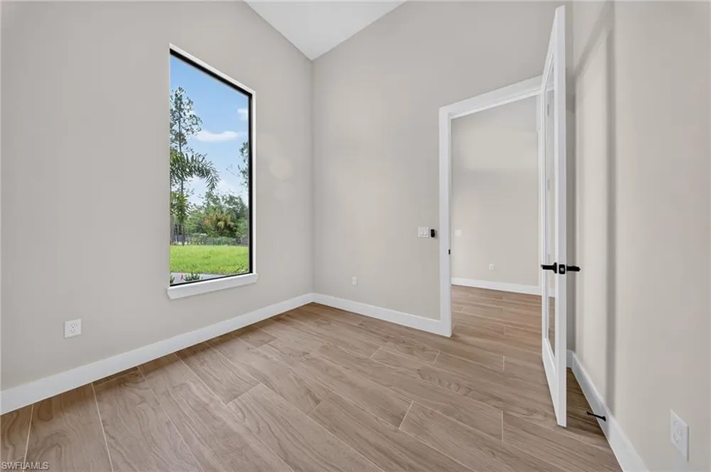 2594 50TH AVENUE NE Naples, FL 34120