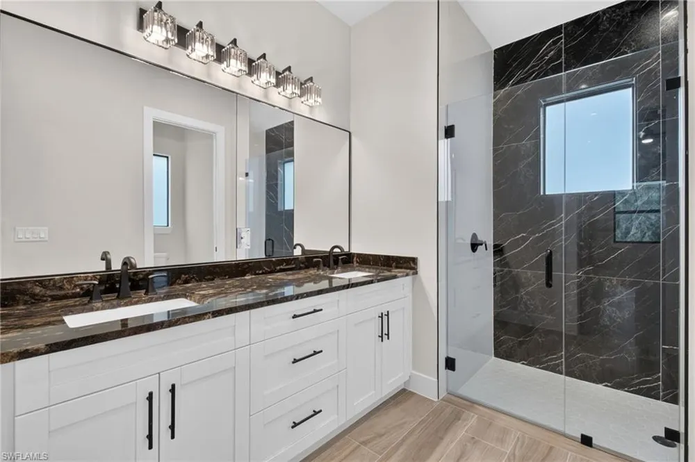 2594 50TH AVENUE NE Naples, FL 34120