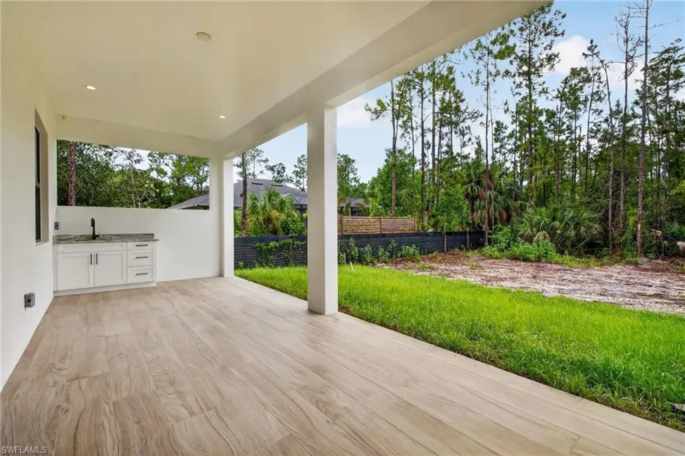 2594 50TH AVENUE NE Naples, FL 34120
