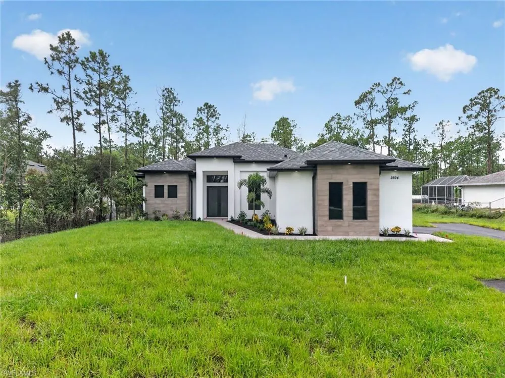 2594 50TH AVENUE NE Naples, FL 34120