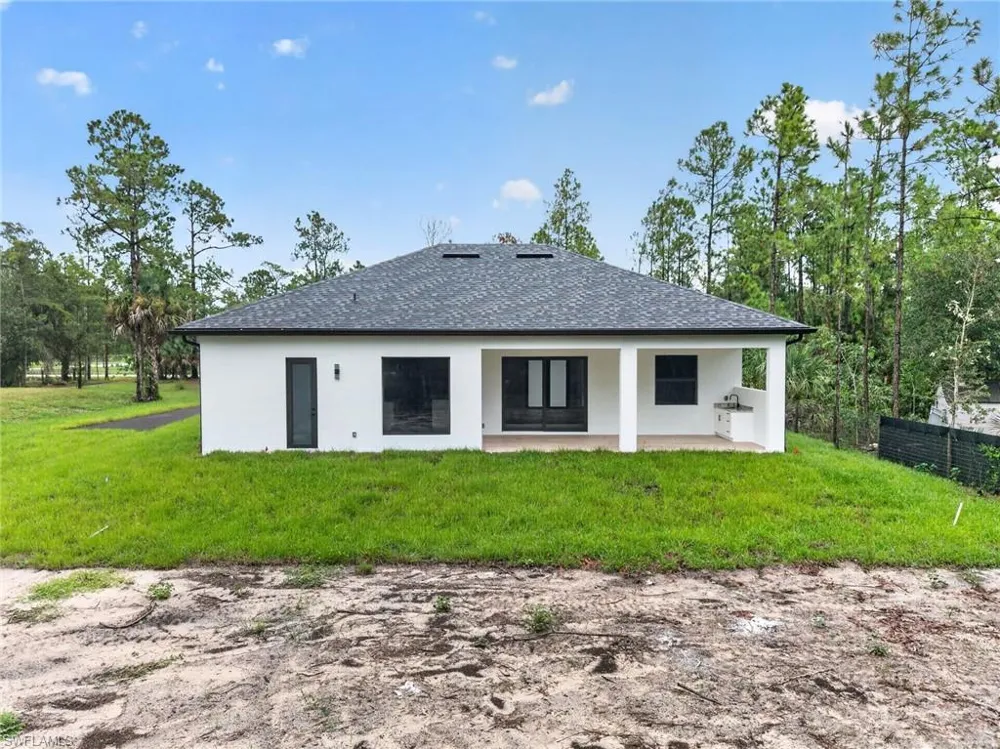 2594 50TH AVENUE NE Naples, FL 34120