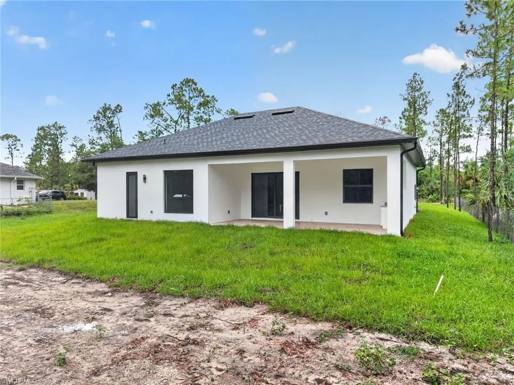 2594 50TH AVENUE NE Naples, FL 34120