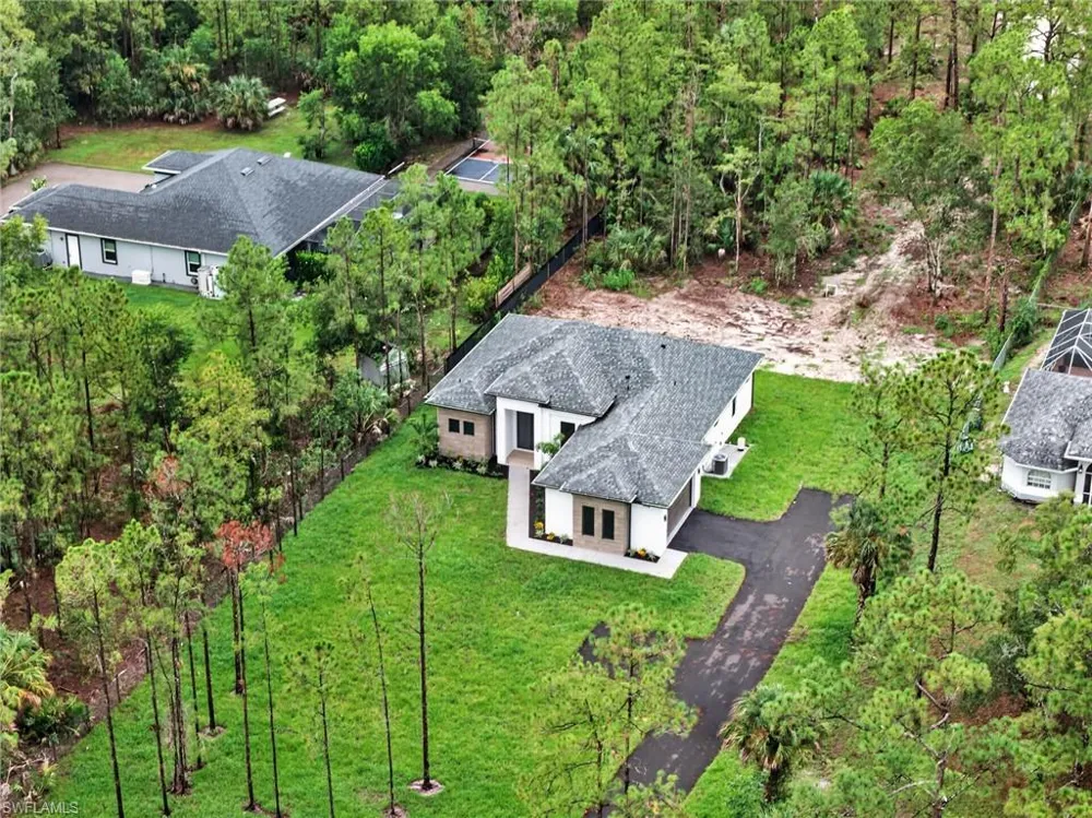 2594 50TH AVENUE NE Naples, FL 34120