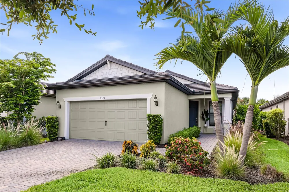 6323 CRESTED EAGLE LANE Nokomis, FL 34275
