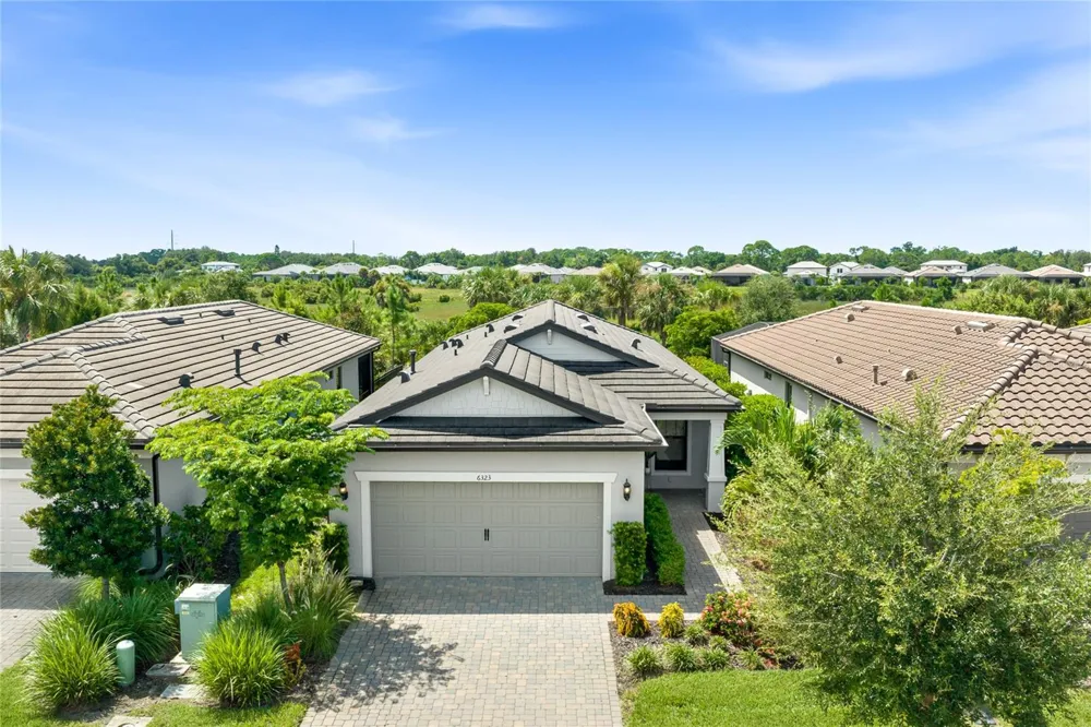 6323 CRESTED EAGLE LANE Nokomis, FL 34275