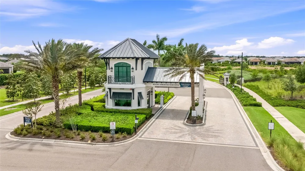 6323 CRESTED EAGLE LANE Nokomis, FL 34275