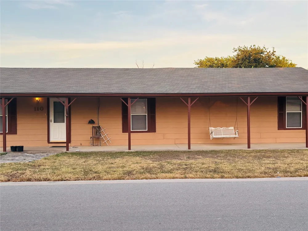 110 Love Avenue Florence, TX 76527