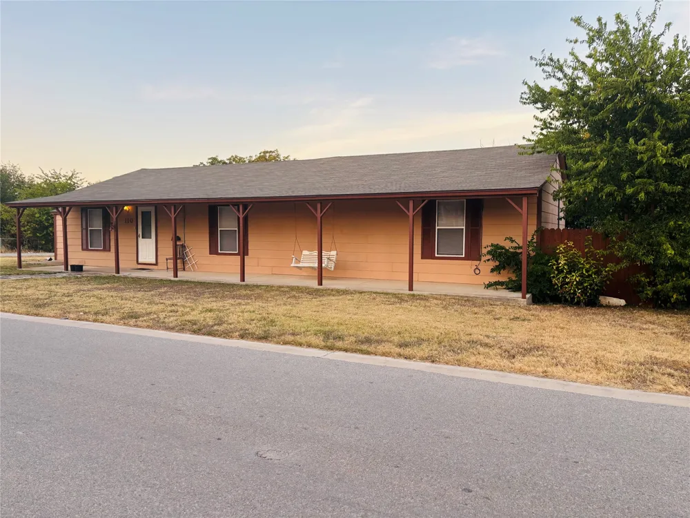 110 Love Avenue Florence, TX 76527