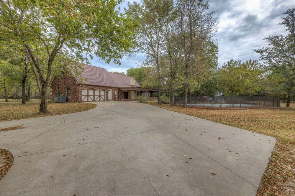 23269 W 40th Street Haskell, OK 74436