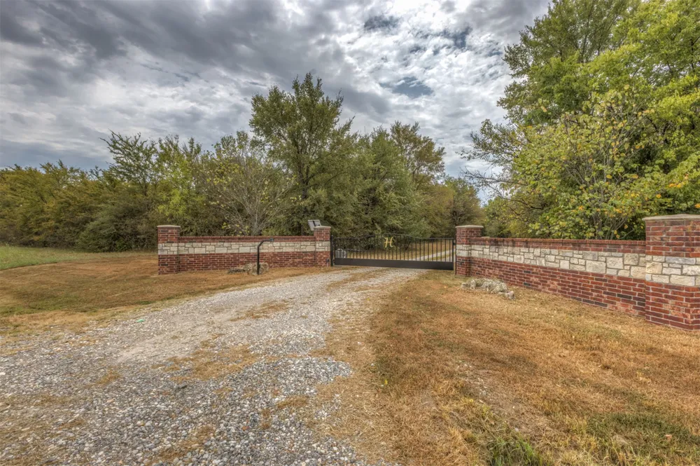 23269 W 40th Street Haskell, OK 74436