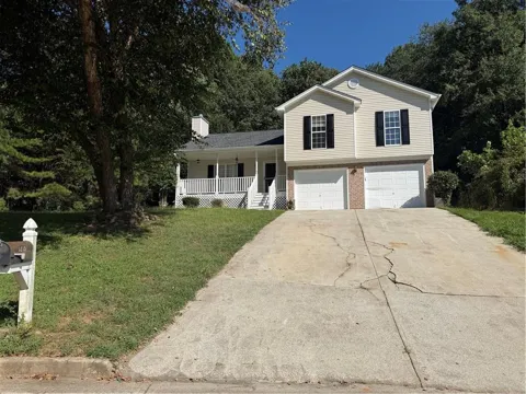 1215 Amanda Way