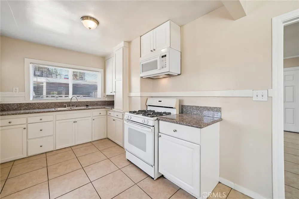 12814 Benson #B Chino, CA 91710