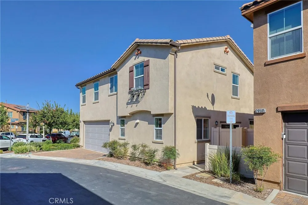 20509 Hazelnut Court Saugus, CA 91350
