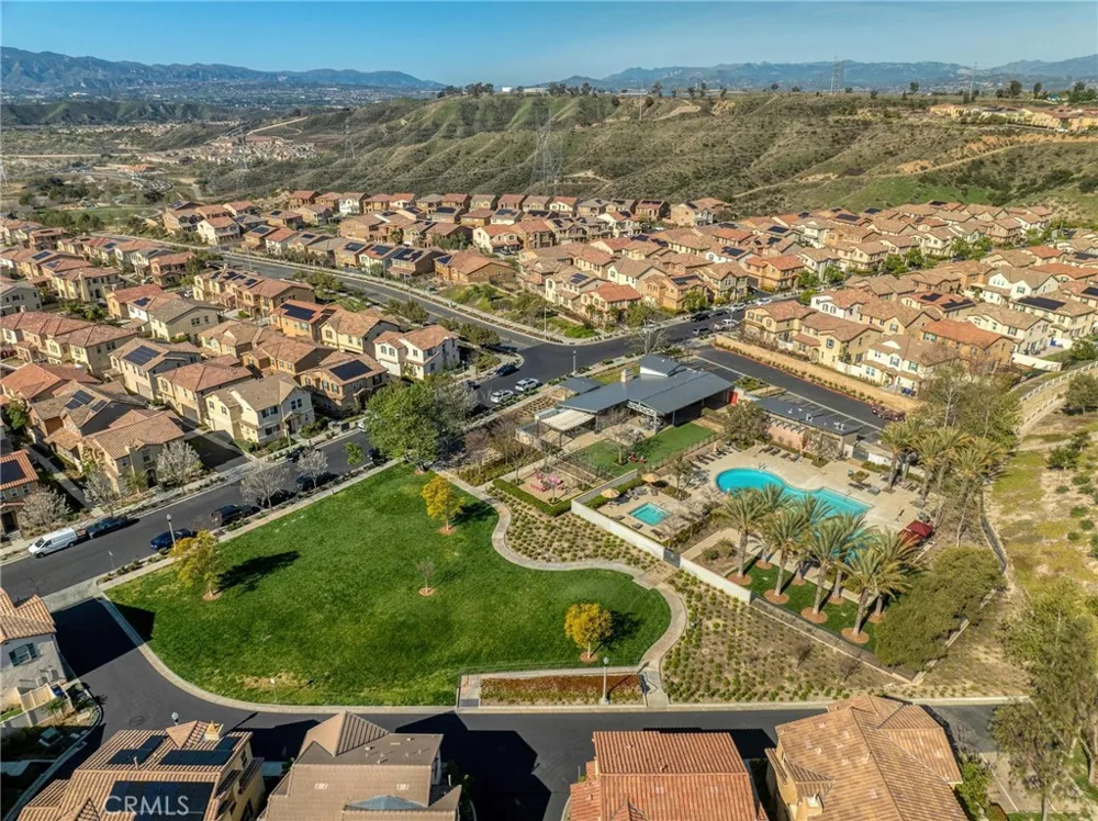 20509 Hazelnut Court Saugus, CA 91350