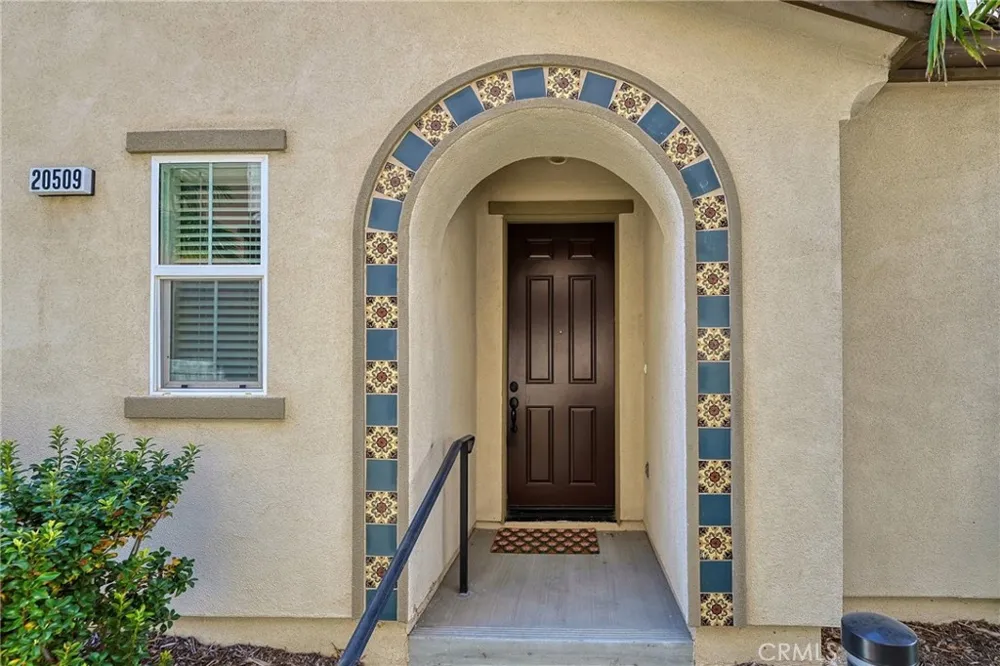 20509 Hazelnut Court Saugus, CA 91350